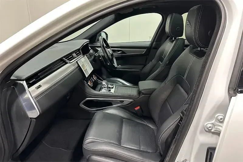 Used Jaguar F-Pace R-Dynamic 201 HP (147 kW) 2022 White SUV