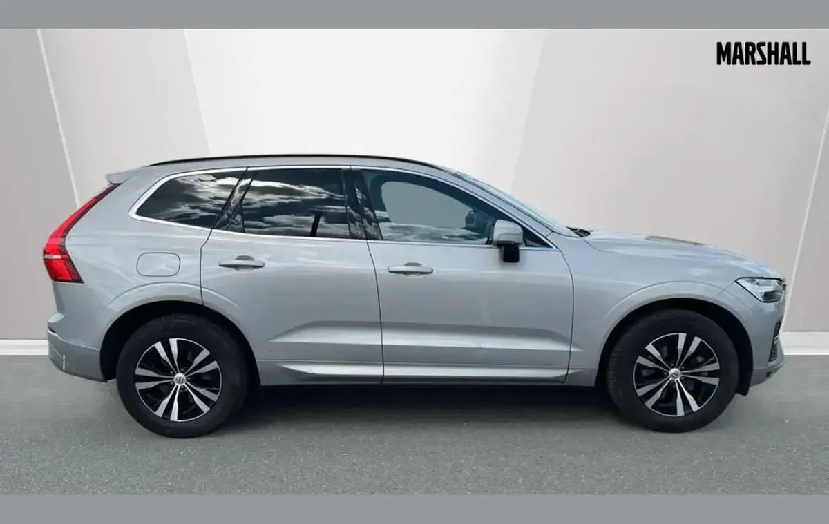 Used Volvo XC60 Core 247 HP (181 kW) 2024 Silver SUV