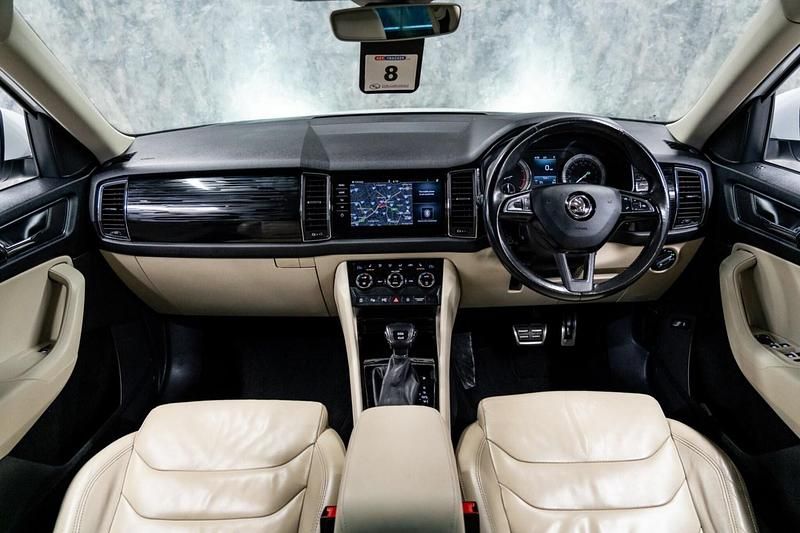 Usado Skoda Kodiaq 180 HP (132 kW) 2017 Branco SUV
