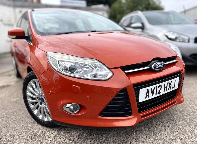 Used Ford Focus Titanium X 150 HP (110 kW) 2012 Red Hatchback