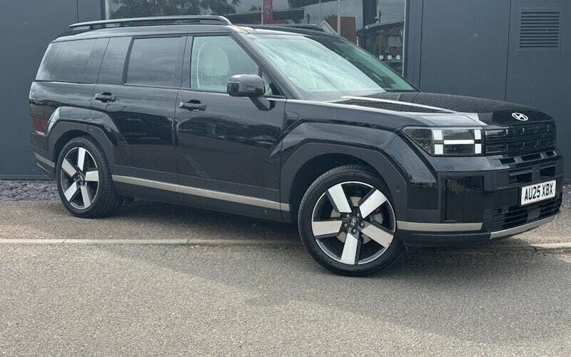 Used 2025 Hyundai Santa Fe Premium SUV | £47,998 - Image 1/4