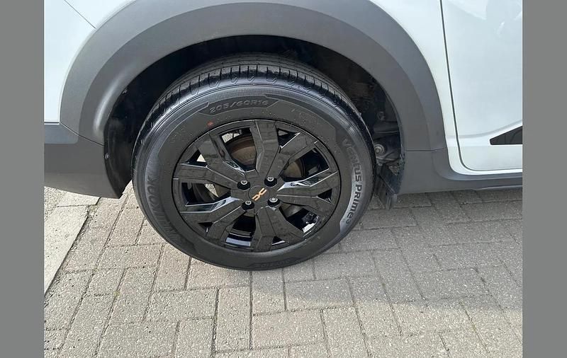 Used Dacia Jogger Extreme 139 HP (102 kW) 2024 White MPV