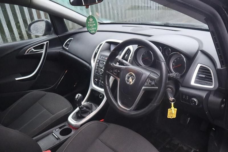 Used Vauxhall Astra SRi 2010 Black Hatchback