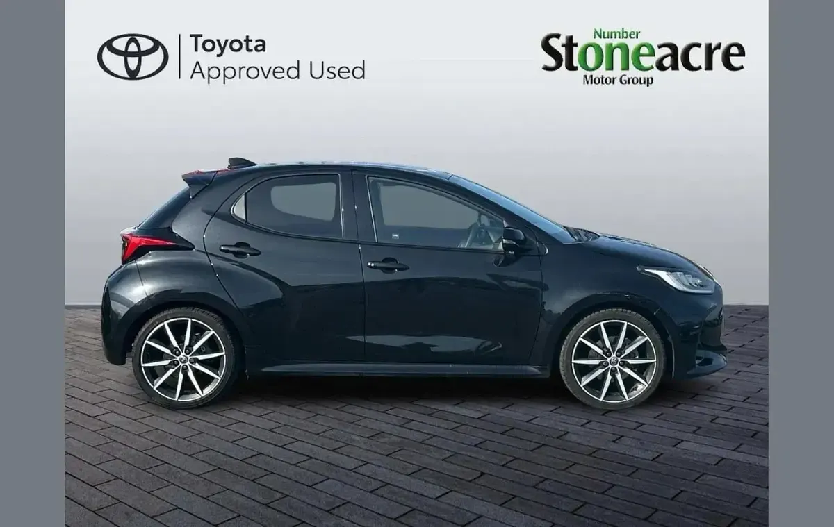 Used Toyota Yaris Sport 128 HP (94 kW) 2025 Black Hatchback