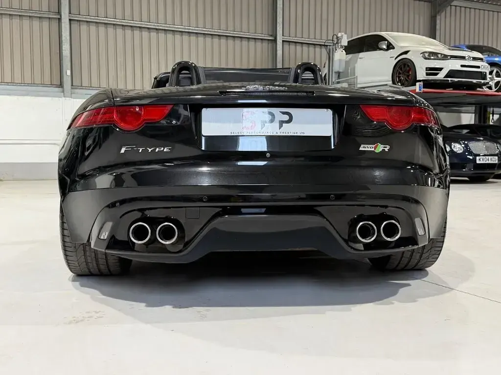 Used Jaguar F-Type Supercharged 550 HP (404 kW) 2016 Black Cabriolet
