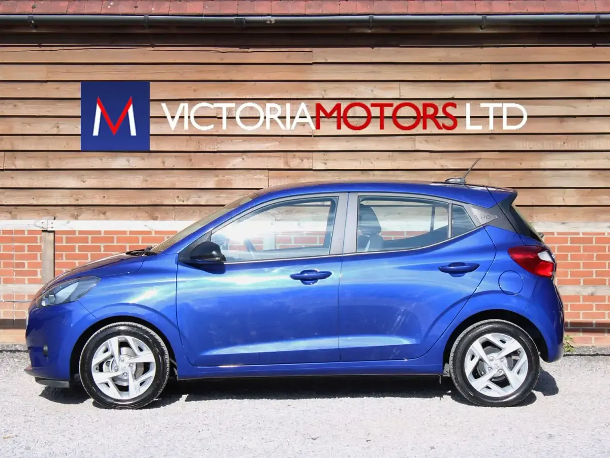 Used Hyundai i10 SE 67 HP (49 kW) 2022 Blue Hatchback