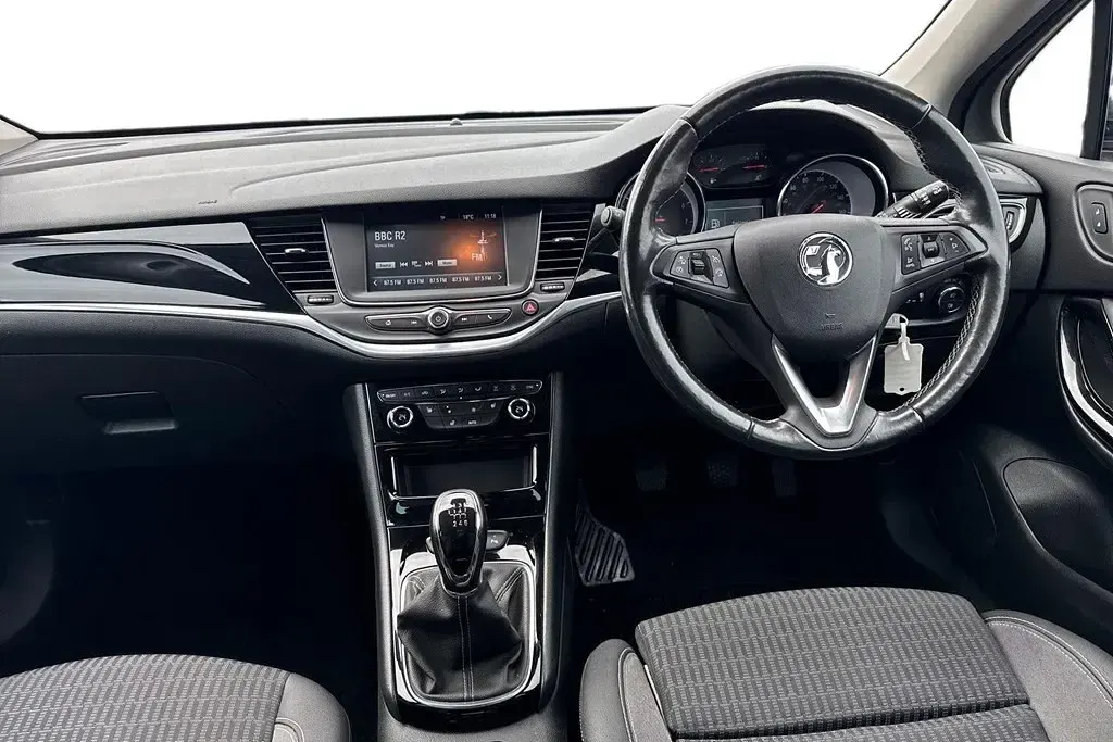 Used Vauxhall Astra Edition 145 HP (106 kW) 2021 Red Hatchback
