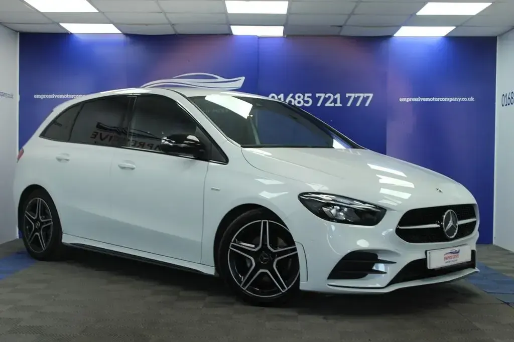 Used Mercedes B200 Executive 2022 White Hatchback