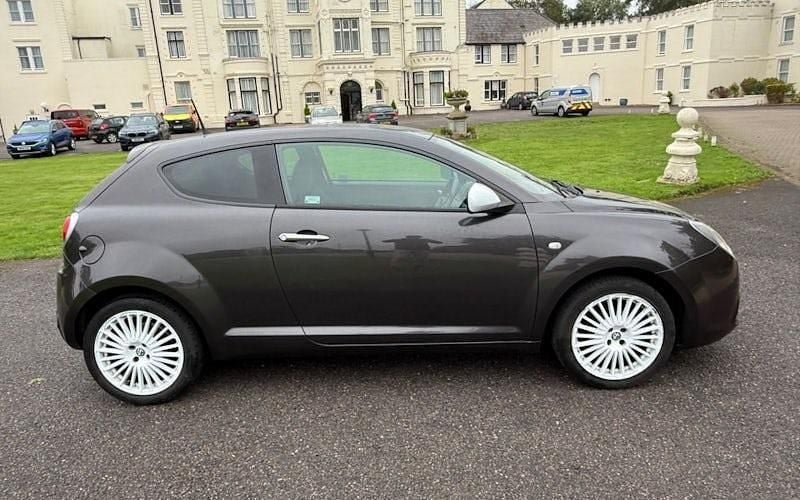 Used Alfa Romeo MiTo 105 HP (77 kW) 2015 Grey Hatchback