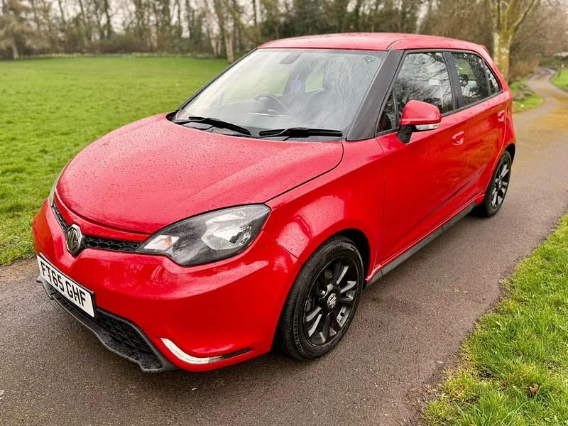 Usado MG MG3 106 HP (77 kW) 2015 Vermelho Citadino