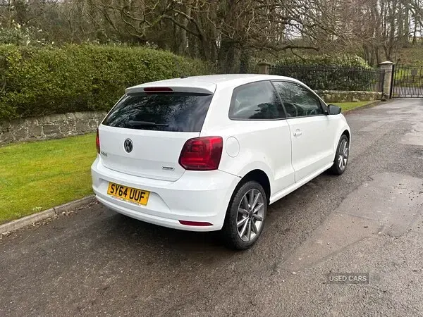 Used VW Polo Design 60 HP (44 kW) 2015 White Hatchback