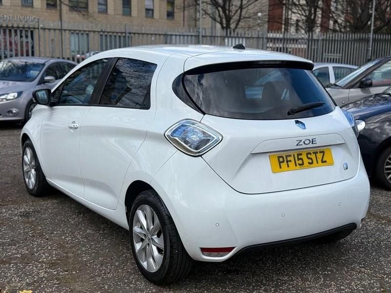 Used Renault Zoe Dynamique 64 kW (88 HP) 2015 White Hatchback