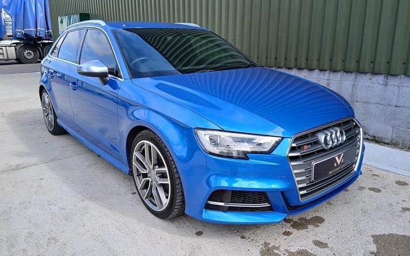 Used Audi S3 Sportback Performance 310 HP (228 kW) 2018 Blue Hatchback