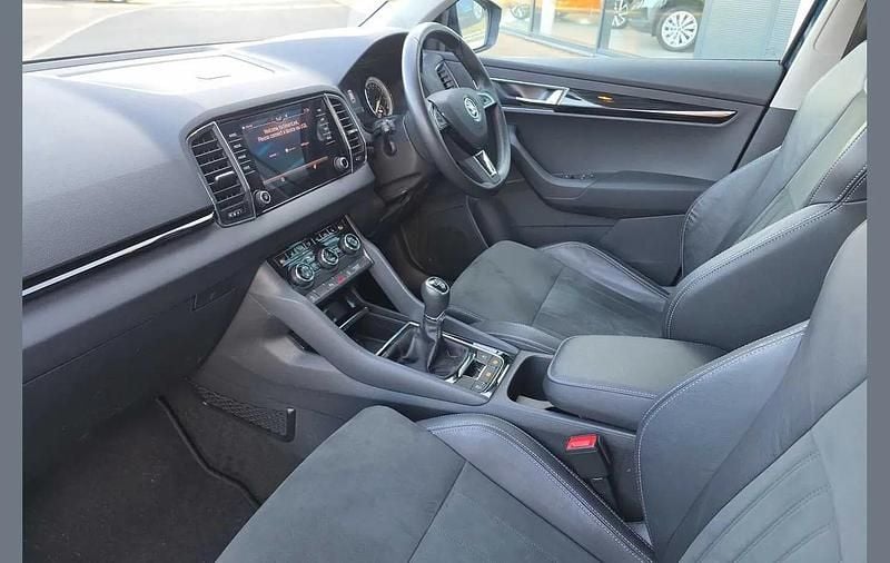 Used Skoda Karoq SE 148 HP (108 kW) 2019 Blue SUV