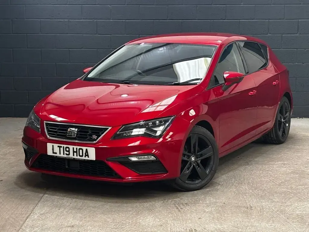 Used Seat Leon FR 130 HP (95 kW) 2019 Red Hatchback