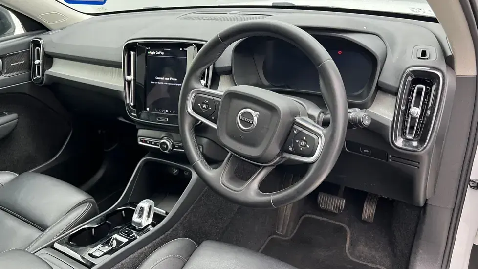 Used Volvo XC40 Ultra 197 HP (144 kW) 2025 White SUV