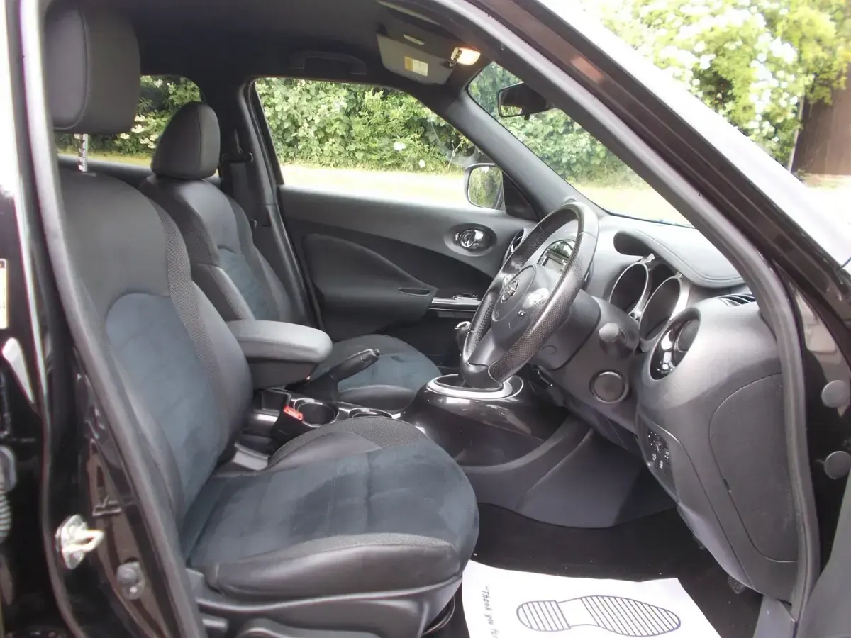 Used Nissan Juke N-Connecta 110 HP (80 kW) 2017 Black SUV
