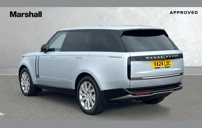 Used Land Rover Range Rover SE 344 HP (253 kW) 2024 Silver SUV