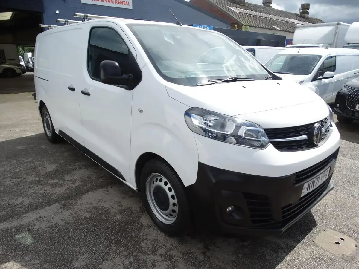 Used Vauxhall Vivaro S 2022 White MPV