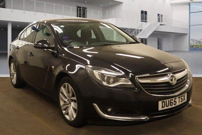 Black Used 2015 Vauxhall Insignia SRi Hatchback | £4,999 (Good price) - Image 1/1