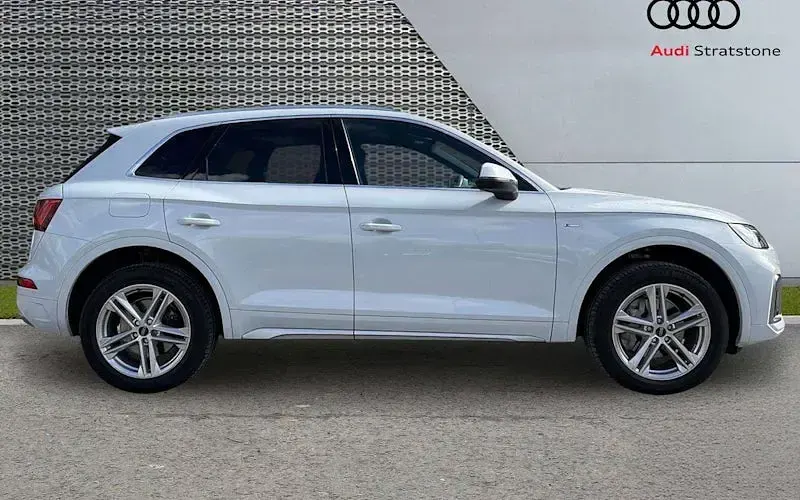 Used Audi Q5 S-Line 204 HP (150 kW) 2024 White SUV