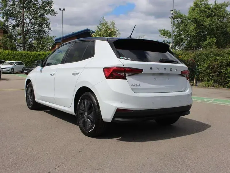 Used Skoda Fabia Design Edition 59 HP (43 kW) 2025 White Hatchback