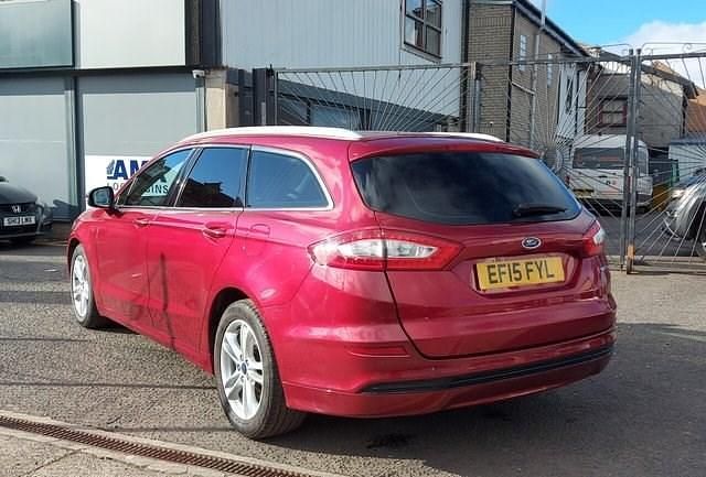 Used Ford Mondeo Titanium 159 HP (116 kW) 2015 Red Estate