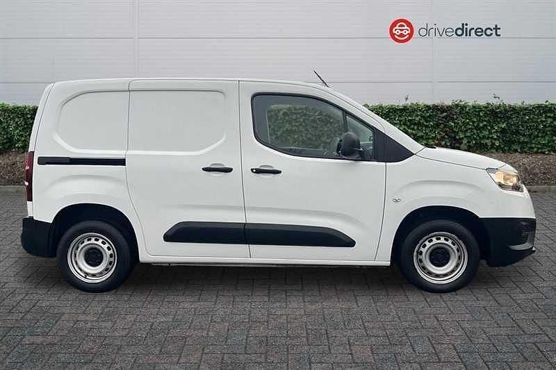Used Toyota Proace Active 120 HP (88 kW) 2021 White MPV