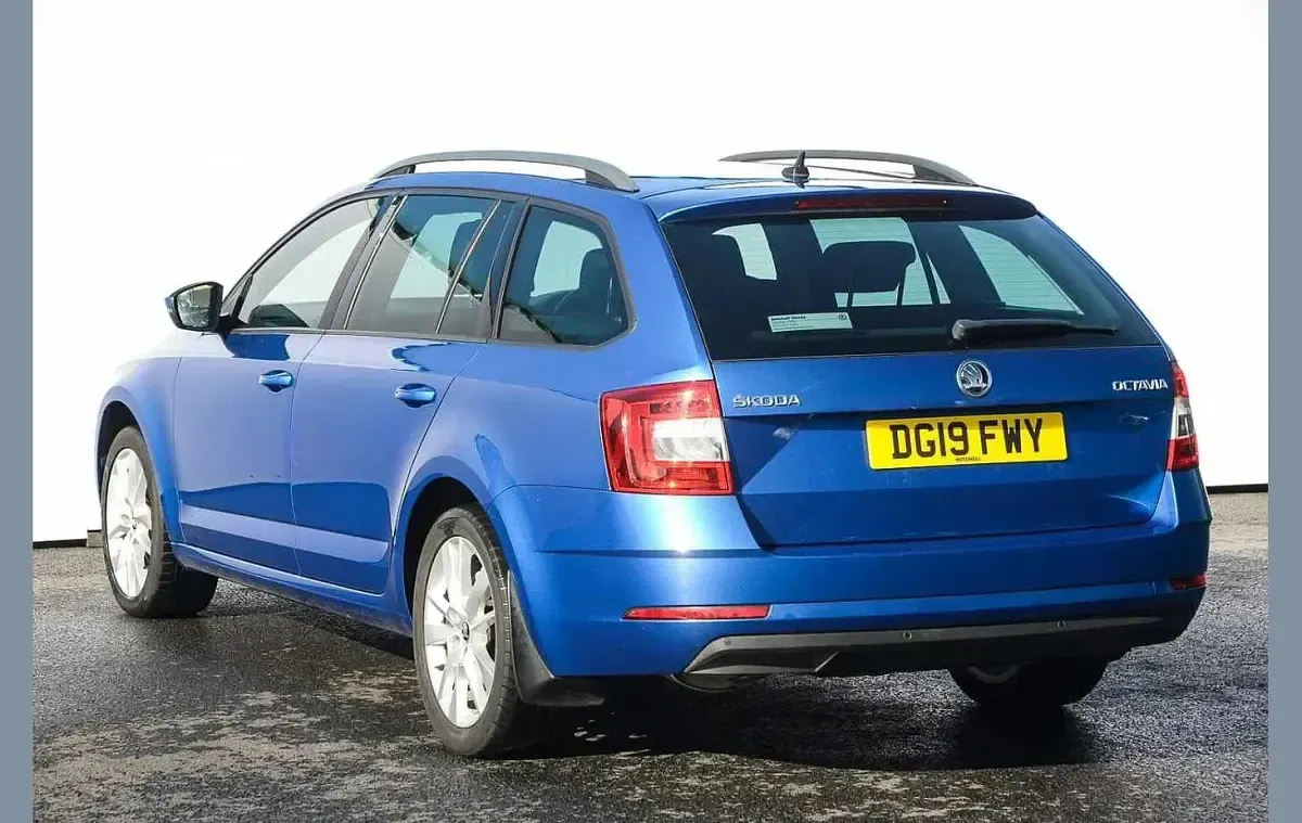 Used Skoda Octavia SE L 147 HP (108 kW) 2019 Race blue metallic Estate