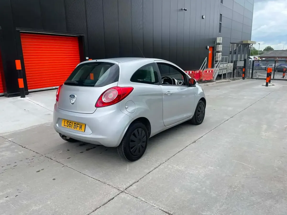 Used Ford Ka 69 HP (50 kW) 2011 Silver Hatchback