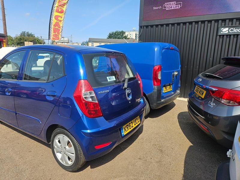 Used Hyundai i10 SE 85 HP (62 kW) 2012 Blue Hatchback