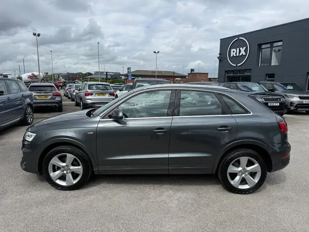 Używany Audi Q3 S-Line 150 KM (110 kW) 2018 Szary SUV