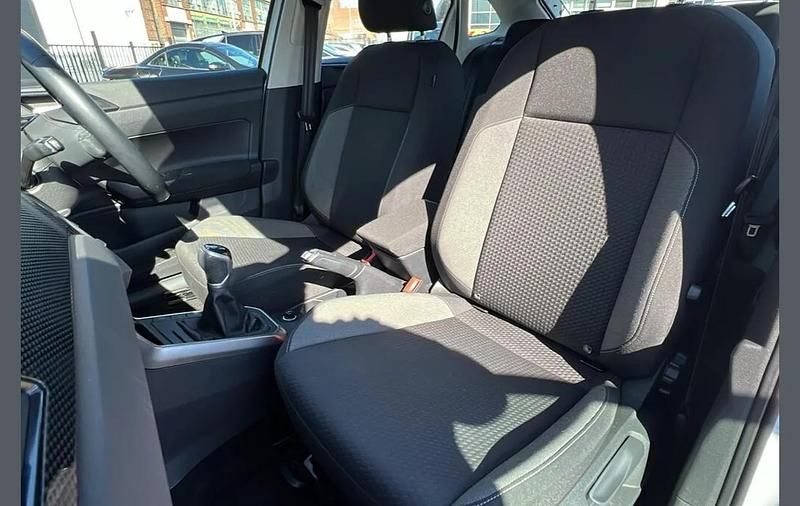 Used VW Taigo Life 108 HP (79 kW) 2022 White SUV