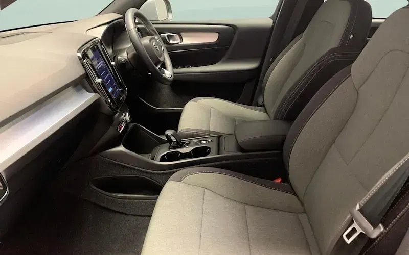 Used Volvo XC40 Core 163 HP (119 kW) 2026 SUV