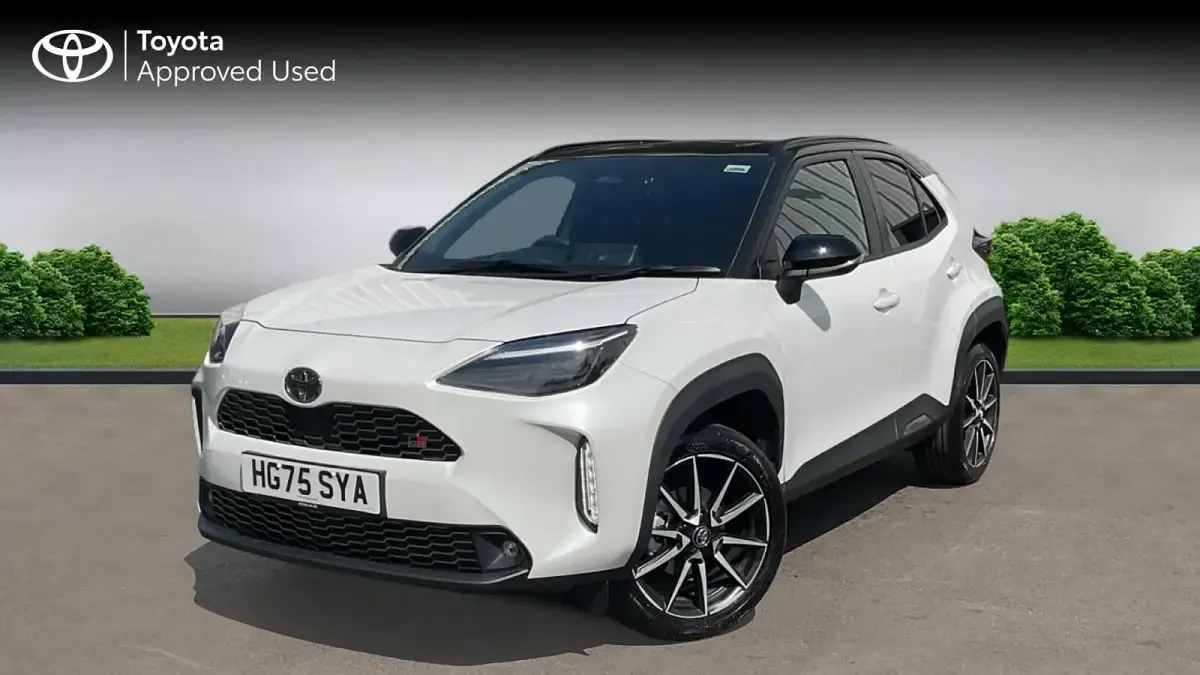 Used Toyota Yaris Sport 130 HP (95 kW) 2026 White Hatchback