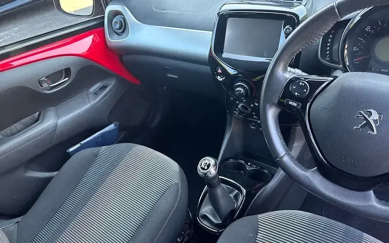 Used Peugeot 108 Allure 82 HP (60 kW) 2015 Red Cabriolet