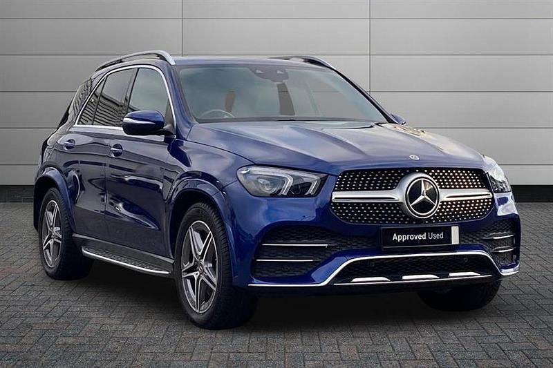 Brilliant blue Used 2020 Mercedes E300 AMG line Estate | £33,990 (Fair price) - Image 1/4