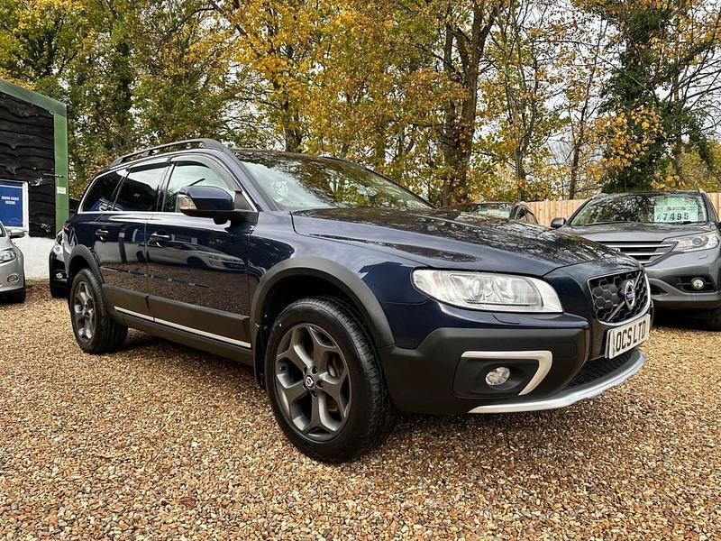 Blue Used 2014 Volvo XC70 SE Lux Estate | £9,995 (Fair price) - Image 1/4