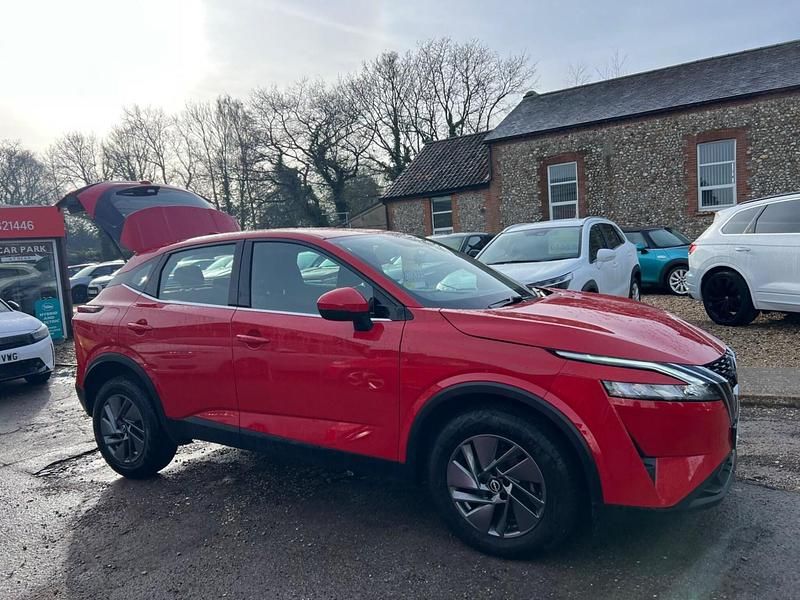 Used Nissan Qashqai Acenta Premium 158 HP (116 kW) 2023 Red SUV