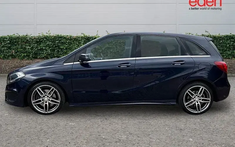 Used Mercedes B220 Executive 177 HP (130 kW) 2017 Blue Hatchback