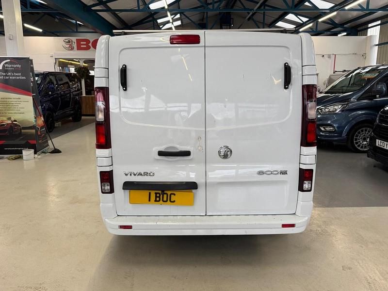 Used Vauxhall Vivaro S 90 HP (66 kW) 2016 White MPV