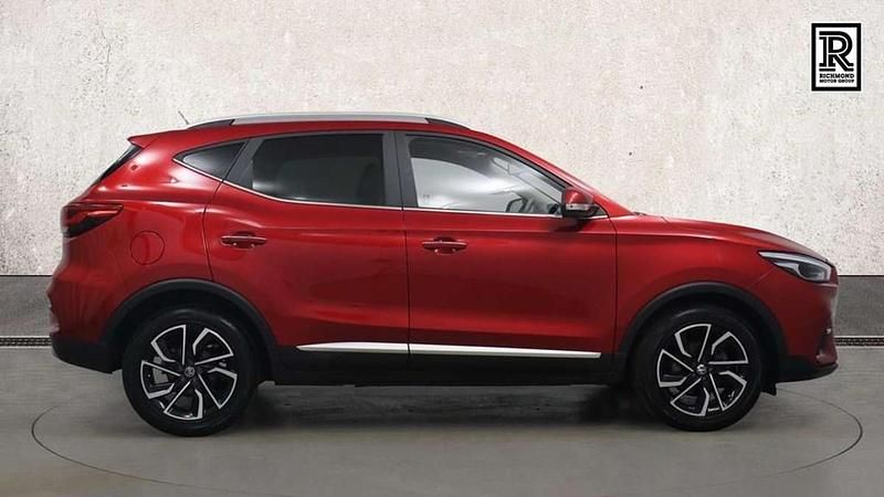 Used MG ZS Exclusive 106 HP (77 kW) 2024 Red SUV