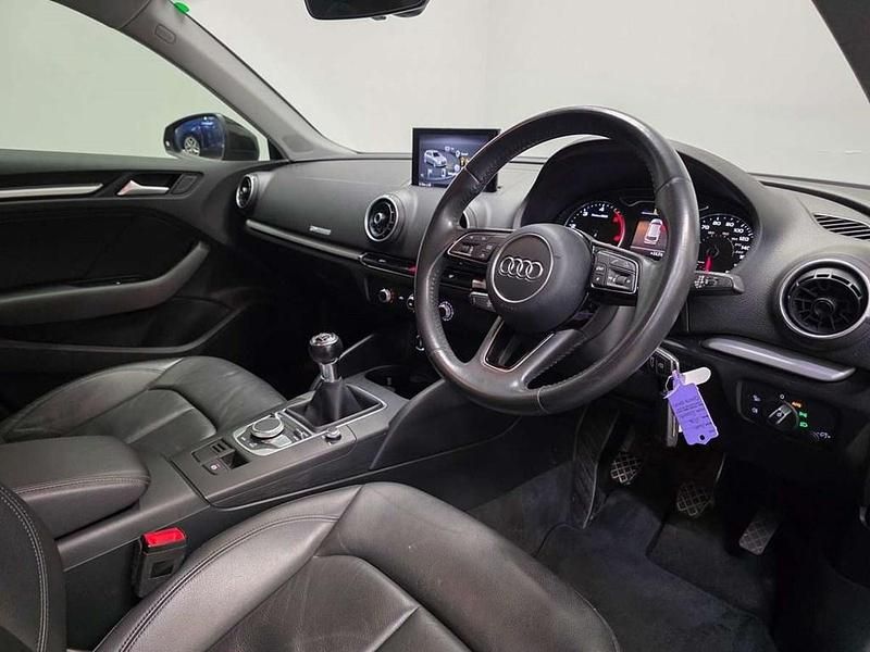 Usado Audi A3 108 HP (79 kW) 2017 Preto Citadino