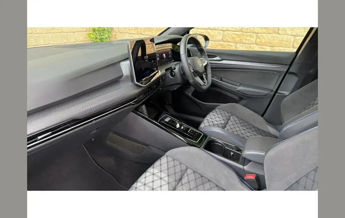 Used VW Golf VIII R-line 150 HP (110 kW) 2025 Black Hatchback