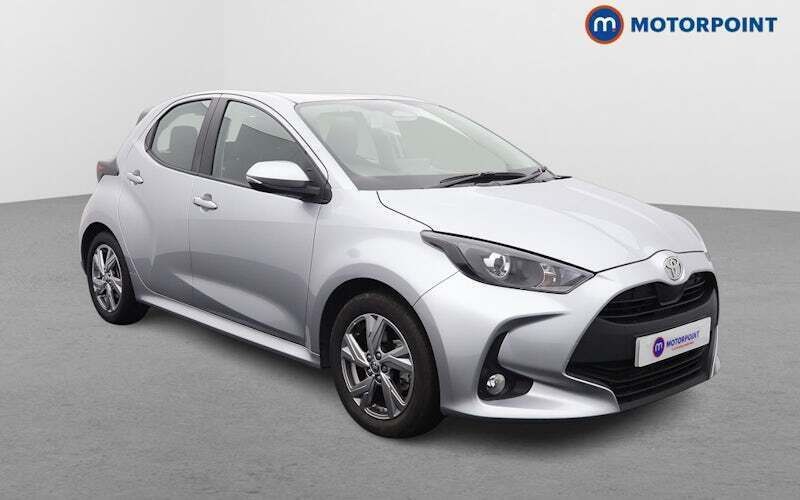Used 2025 Toyota Yaris Hybrid Hatchback | £16,599 (Good price) - Image 1/4