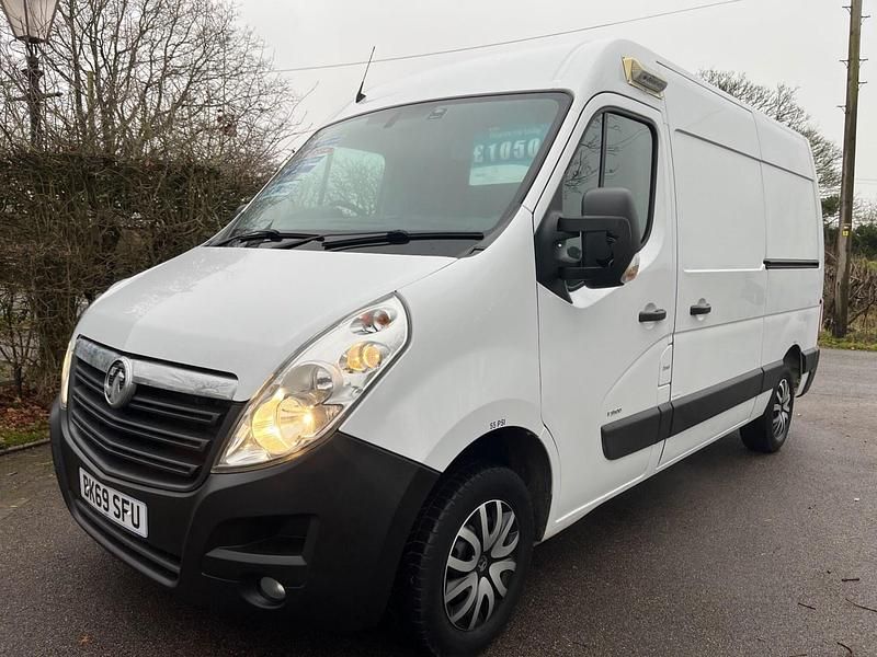 Used Vauxhall Movano 130 HP (95 kW) 2019 White MPV