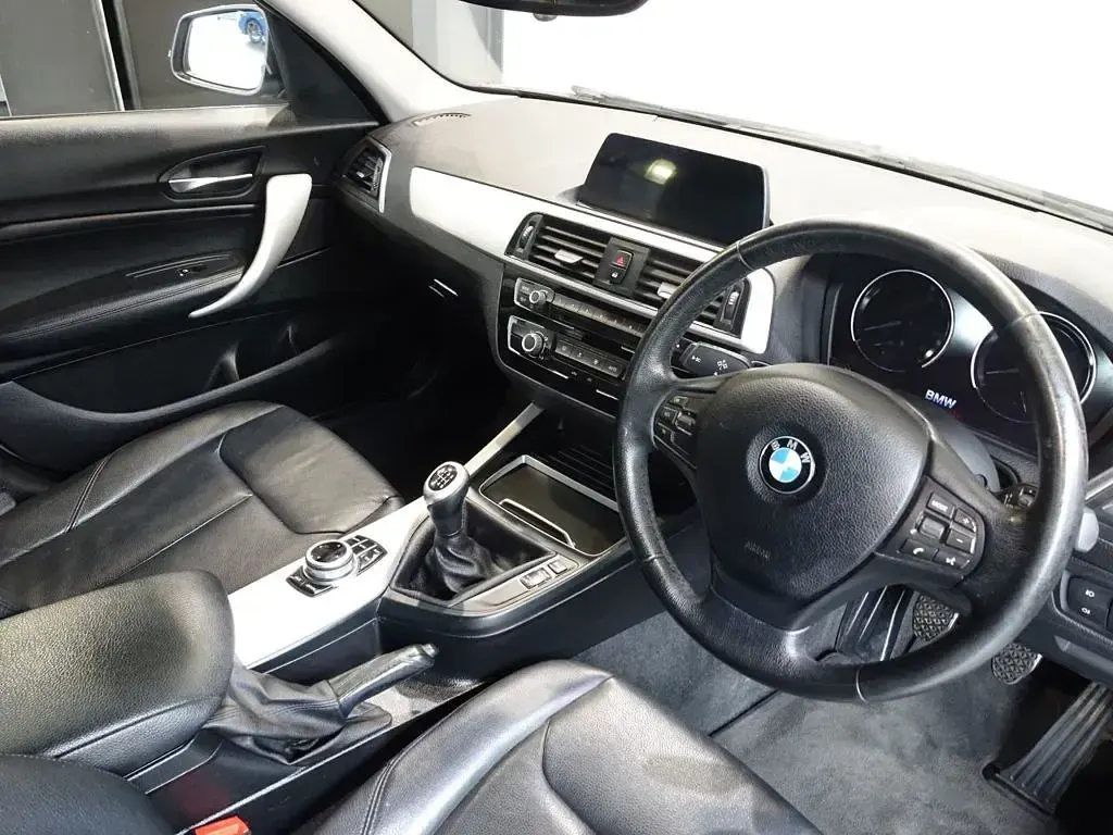 Used BMW 116 Basis 116 HP (85 kW) 2018 Silver Hatchback