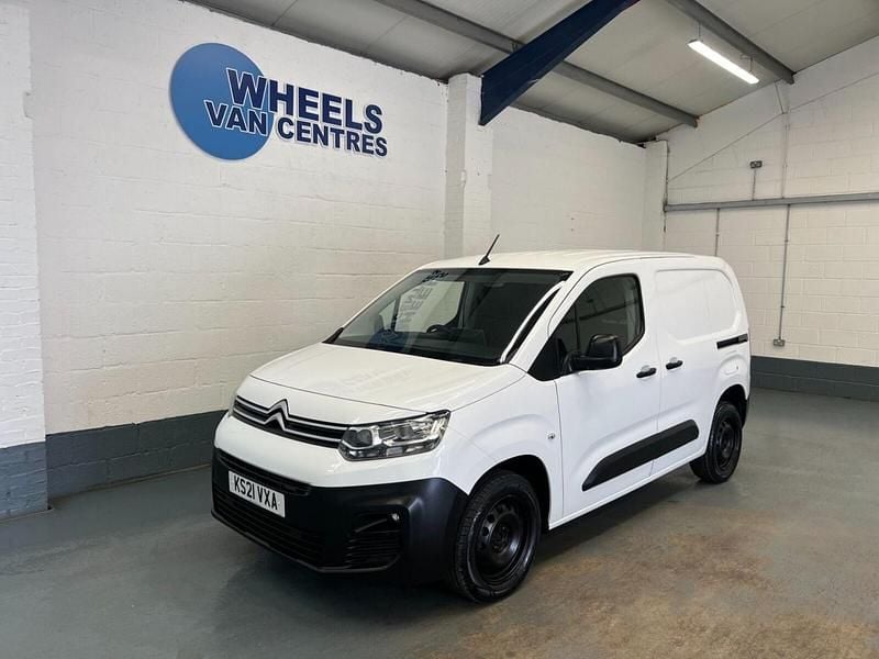 White Used 2021 Citroën Berlingo MPV | £8,690 (Super price) - Image 1/4