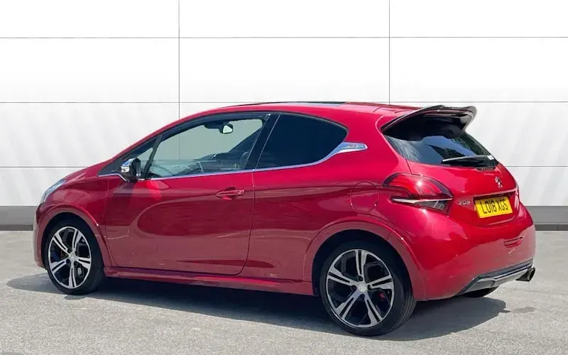 Used Peugeot 208 Prestige 208 HP (152 kW) 2018 Red Hatchback