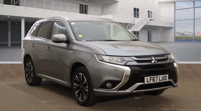 Grey Used 2017 Mitsubishi Outlander P-HEV | £7,495 (Super price) - Image 1/4